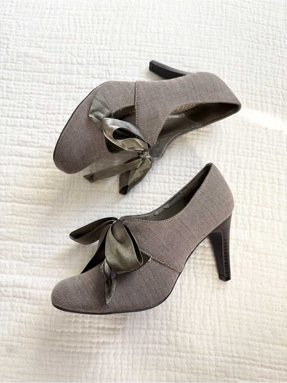 Roberto Vianni Herringbone Brown Bow Cutout Pumps Size 6 - Picture 4 of 12